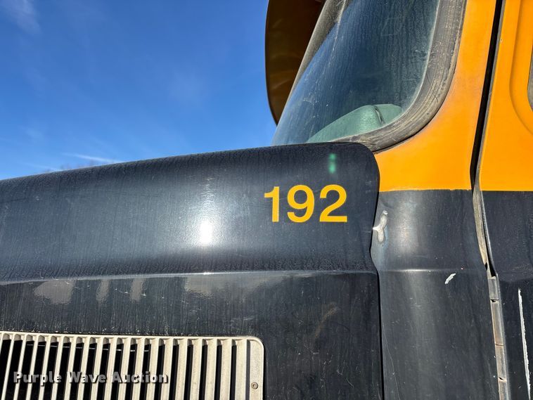 image for item DW7453 1997 Mack CH613 semi truck