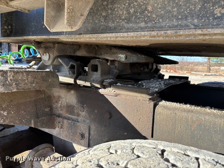 image for item DW7453 1997 Mack CH613 semi truck