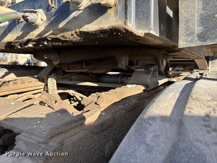 image for item DW7453 1997 Mack CH613 semi truck