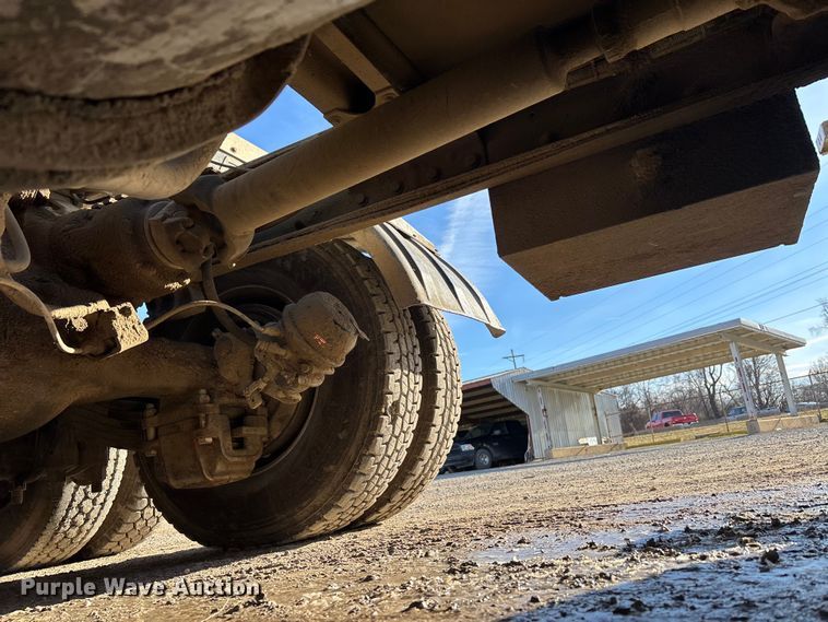 image for item DW7453 1997 Mack CH613 semi truck