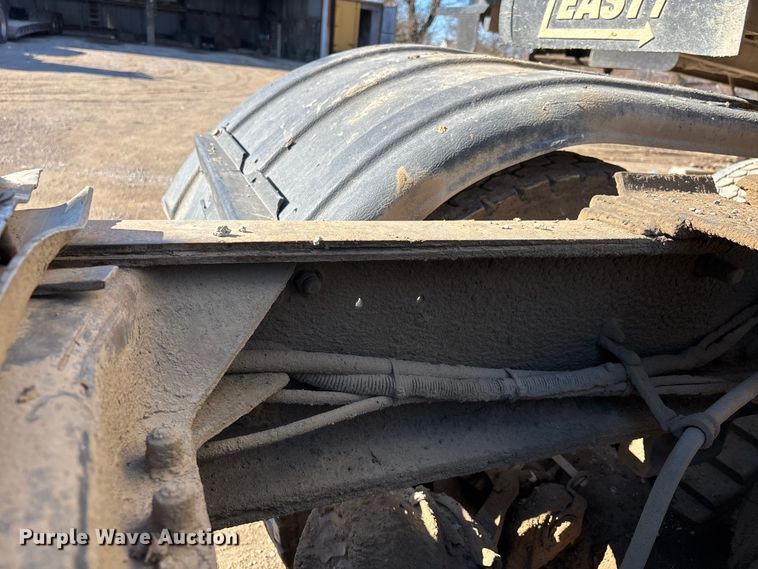 image for item DW7453 1997 Mack CH613 semi truck