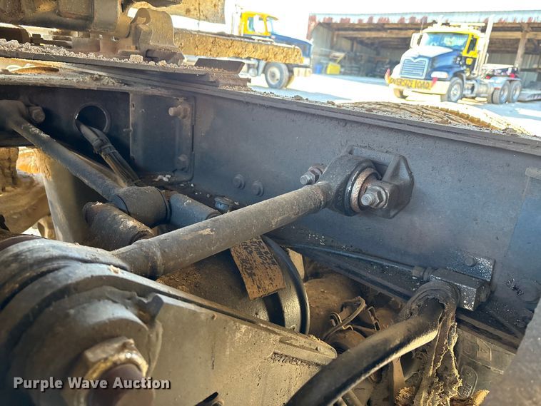 image for item DW7453 1997 Mack CH613 semi truck