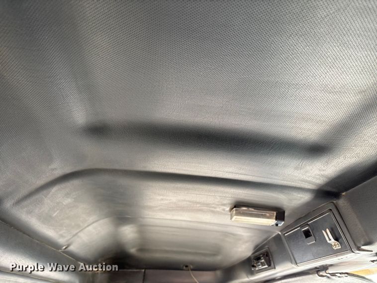 image for item DW7453 1997 Mack CH613 semi truck