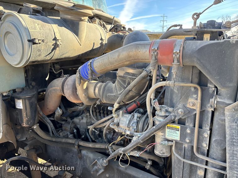 image for item DW7453 1997 Mack CH613 semi truck