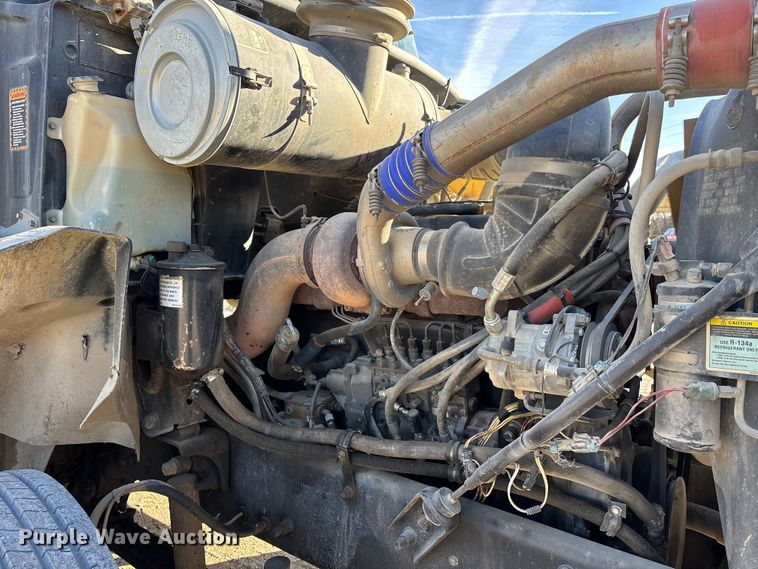 image for item DW7453 1997 Mack CH613 semi truck