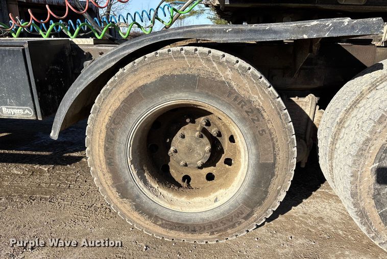 image for item DW7453 1997 Mack CH613 semi truck