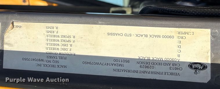 image for item DW7453 1997 Mack CH613 semi truck