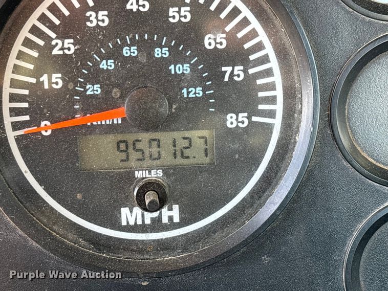 image for item DW7453 1997 Mack CH613 semi truck