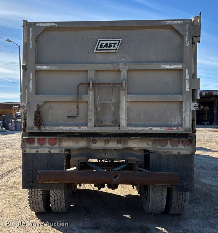 image for item DW7454 2007 East end dump trailer