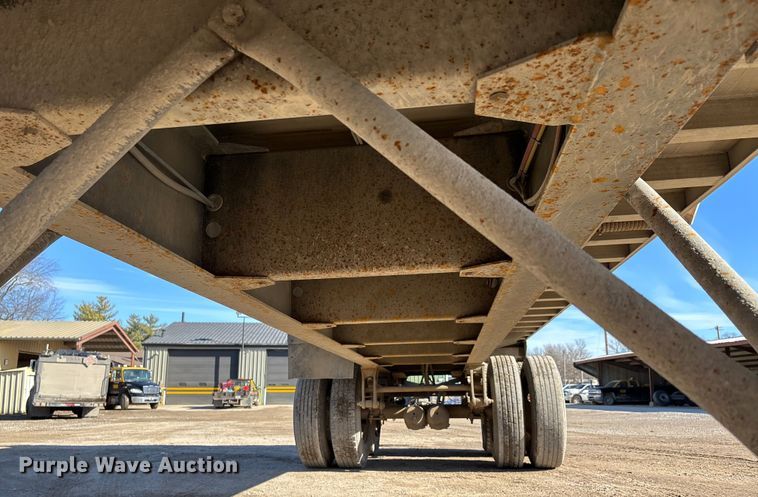 image for item DW7454 2007 East end dump trailer