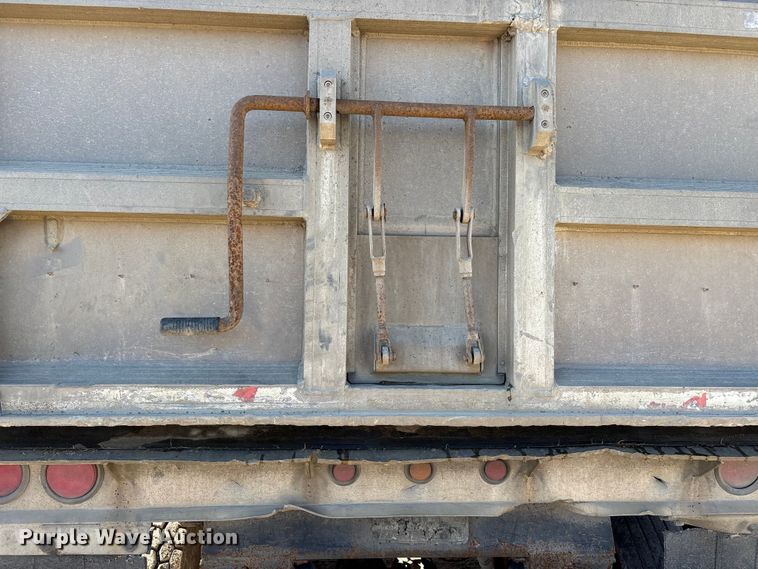 image for item DW7454 2007 East end dump trailer