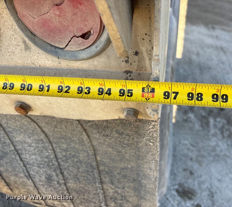 image for item DW7454 2007 East end dump trailer