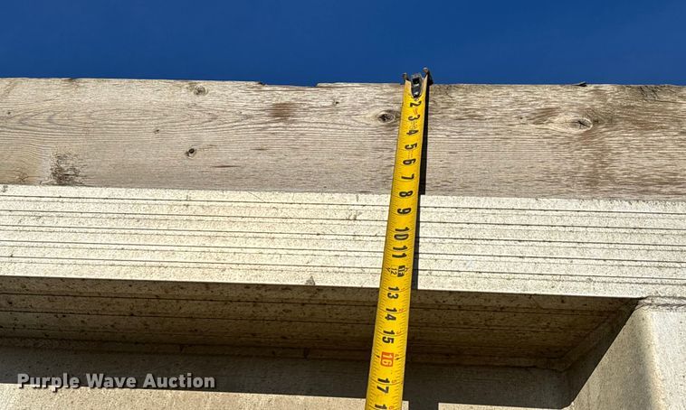 image for item DW7454 2007 East end dump trailer