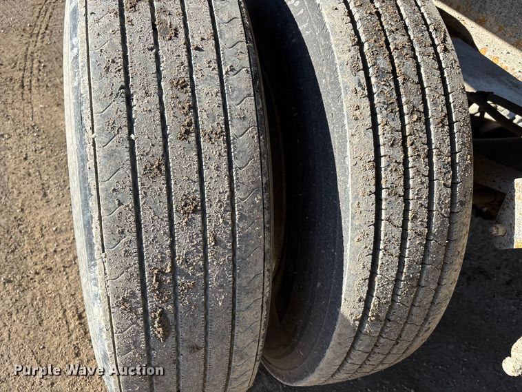 image for item DW7454 2007 East end dump trailer