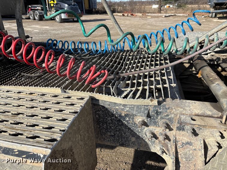 image for item DW7455 2000 Mack CH613 semi truck