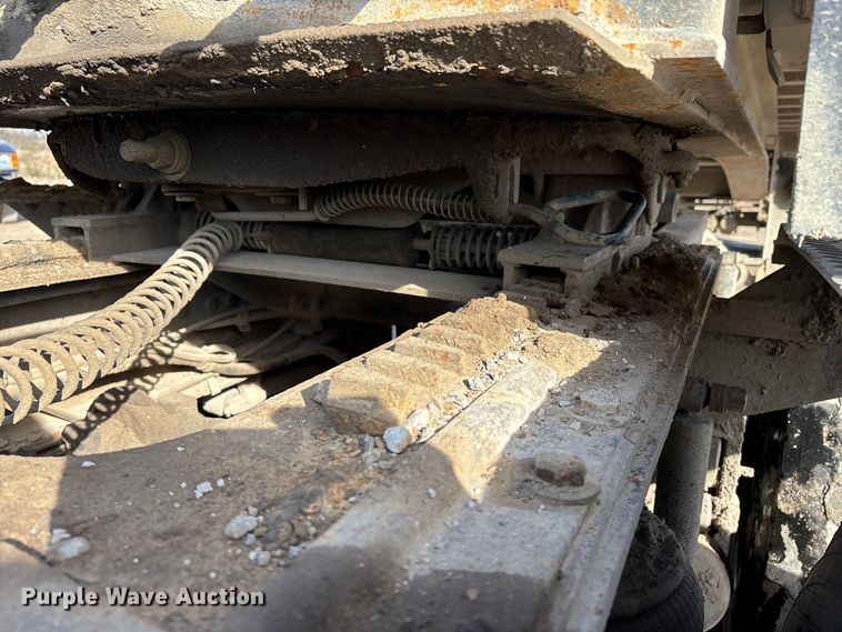 image for item DW7455 2000 Mack CH613 semi truck