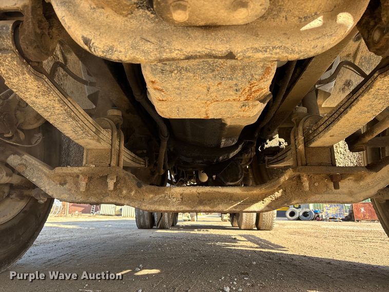 image for item DW7455 2000 Mack CH613 semi truck