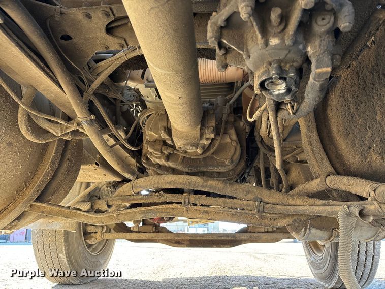 image for item DW7455 2000 Mack CH613 semi truck