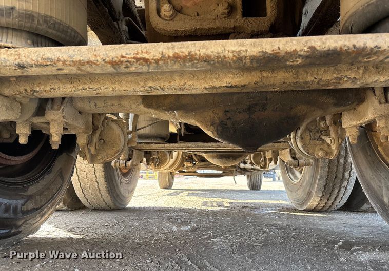 image for item DW7455 2000 Mack CH613 semi truck