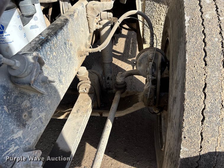 image for item DW7455 2000 Mack CH613 semi truck