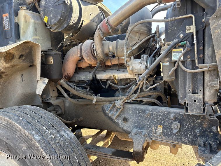 image for item DW7455 2000 Mack CH613 semi truck