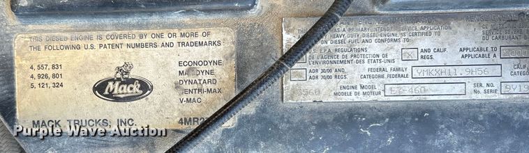 image for item DW7455 2000 Mack CH613 semi truck