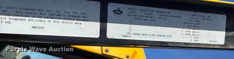 image for item DW7455 2000 Mack CH613 semi truck