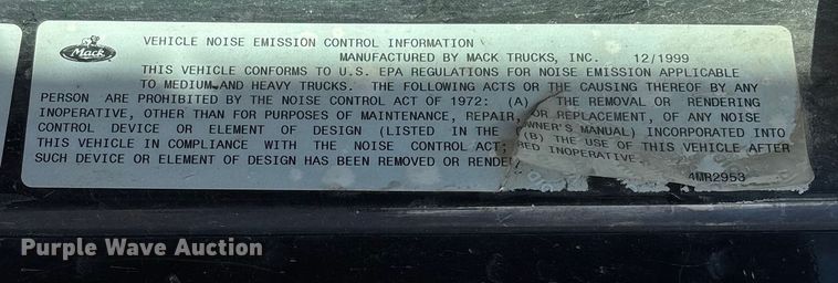 image for item DW7455 2000 Mack CH613 semi truck