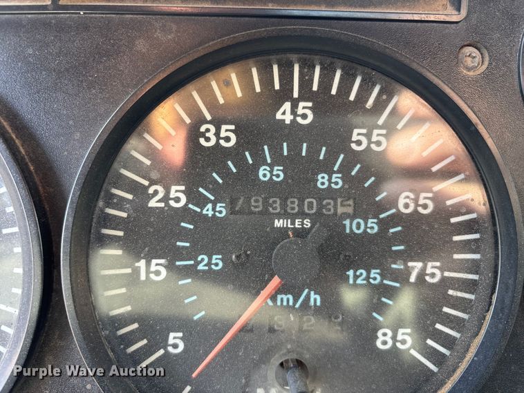 image for item DW7455 2000 Mack CH613 semi truck