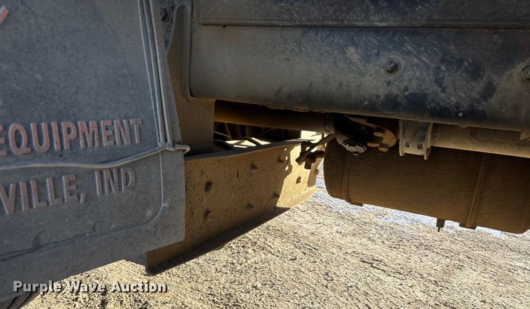 image for item DW7456 1999 Mack CL713 dump truck