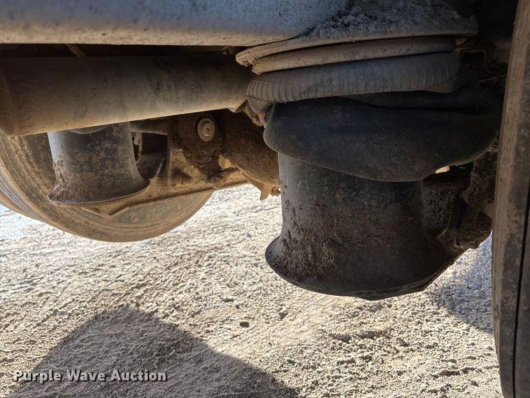 image for item DW7456 1999 Mack CL713 dump truck