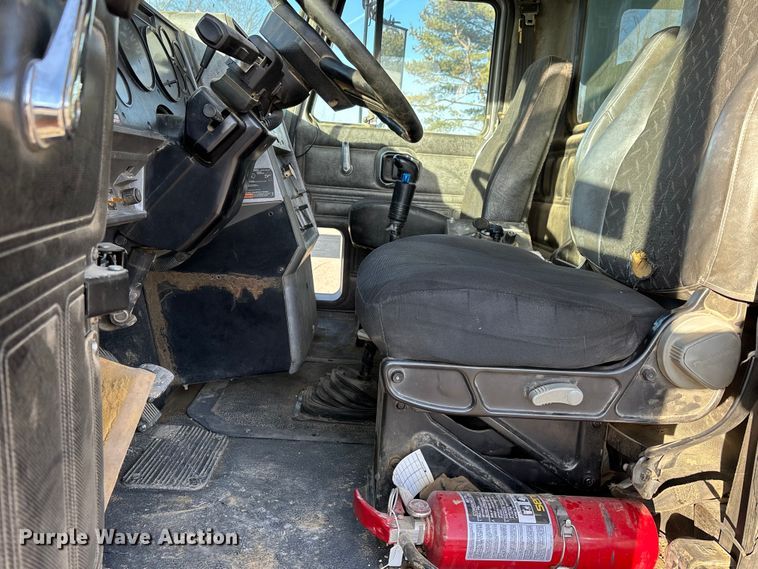 image for item DW7456 1999 Mack CL713 dump truck