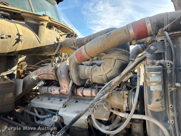 image for item DW7456 1999 Mack CL713 dump truck