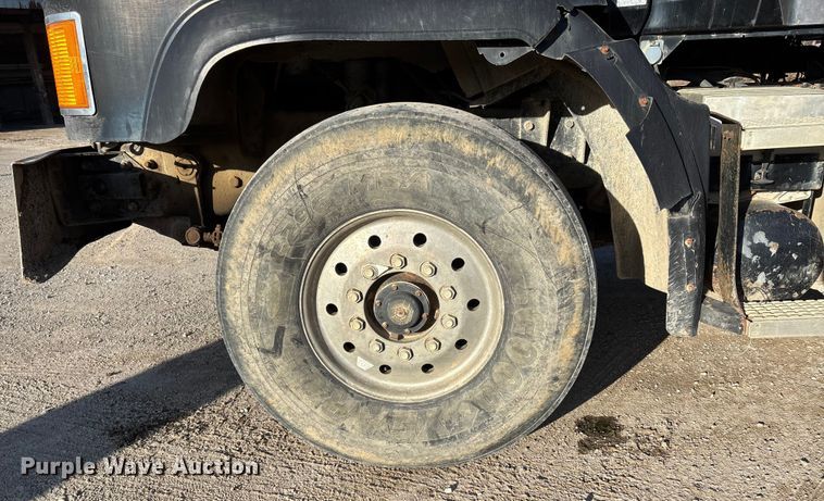 image for item DW7456 1999 Mack CL713 dump truck