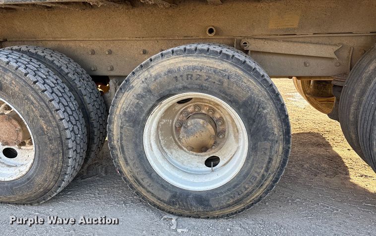 image for item DW7456 1999 Mack CL713 dump truck