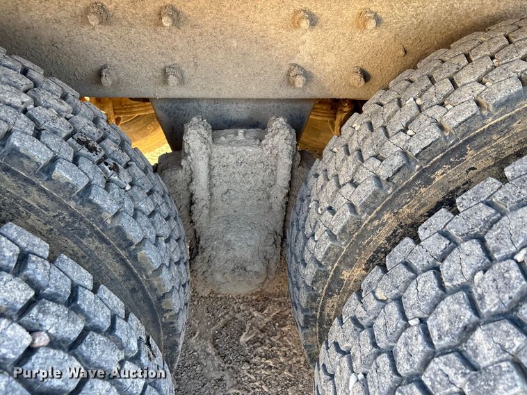 image for item DW7456 1999 Mack CL713 dump truck