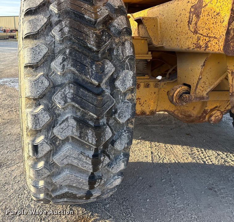 image for item DW7457 Volvo end dump trailer