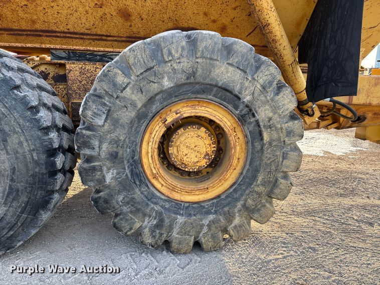 image for item DW7457 Volvo end dump trailer