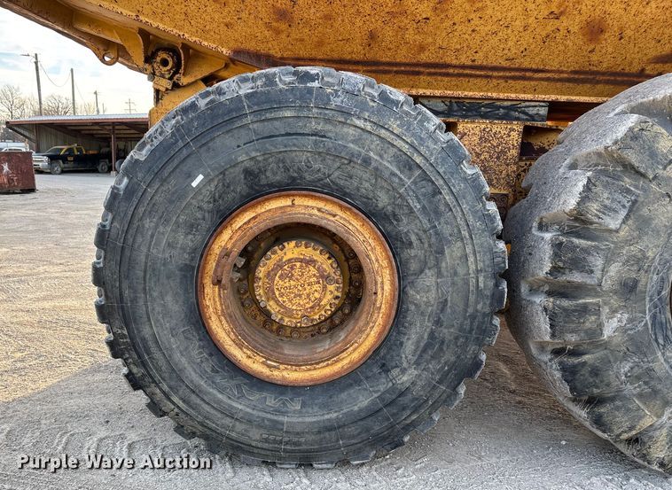 image for item DW7457 Volvo end dump trailer