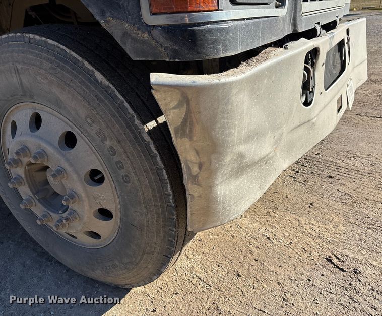 image for item DW7461 2013 Mack CHU613 semi truck