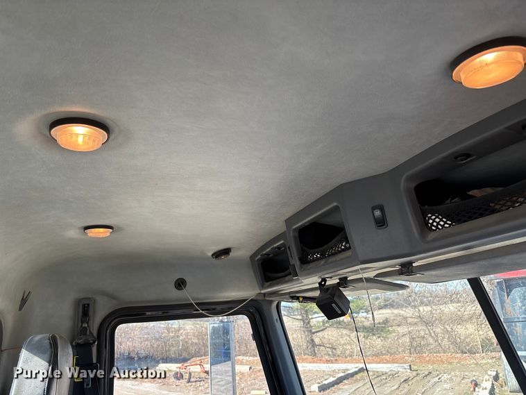 image for item DW7461 2013 Mack CHU613 semi truck