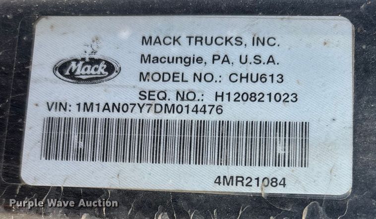 image for item DW7461 2013 Mack CHU613 semi truck