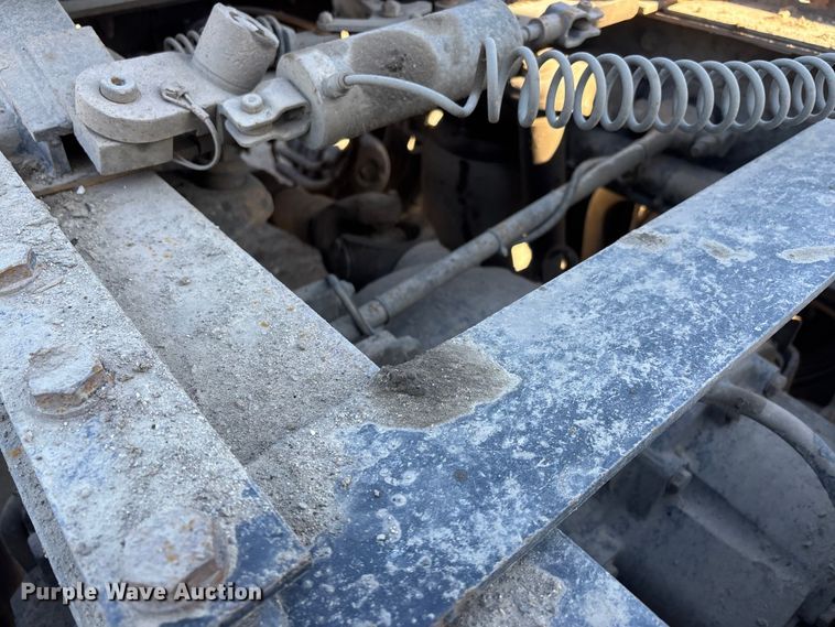 image for item DW7462 2014 Kenworth T800 semi truck