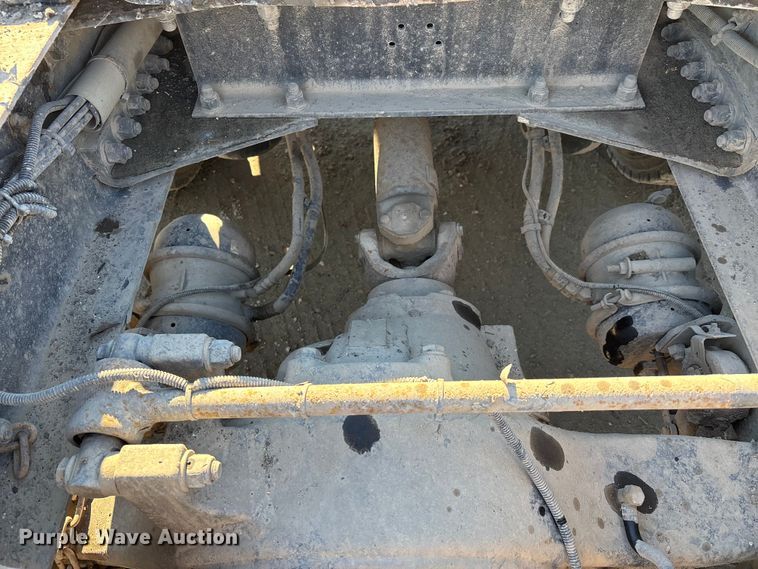 image for item DW7462 2014 Kenworth T800 semi truck