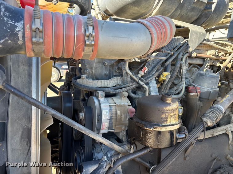 image for item DW7462 2014 Kenworth T800 semi truck