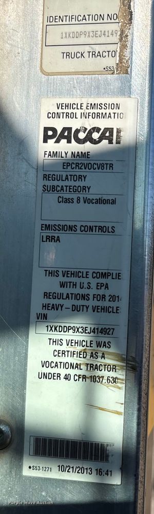 image for item DW7462 2014 Kenworth T800 semi truck