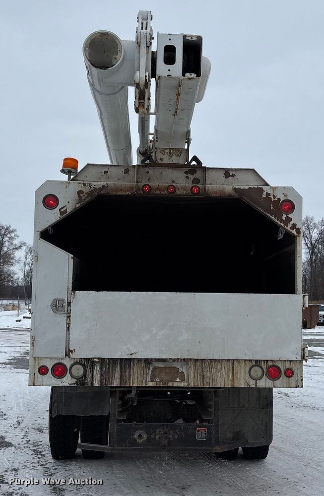 image for item DW7467 2007 International 4300 forestry bucket truck