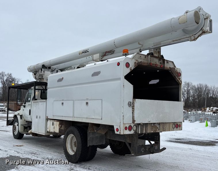 image for item DW7467 2007 International 4300 forestry bucket truck