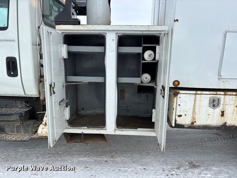 image for item DW7467 2007 International 4300 forestry bucket truck