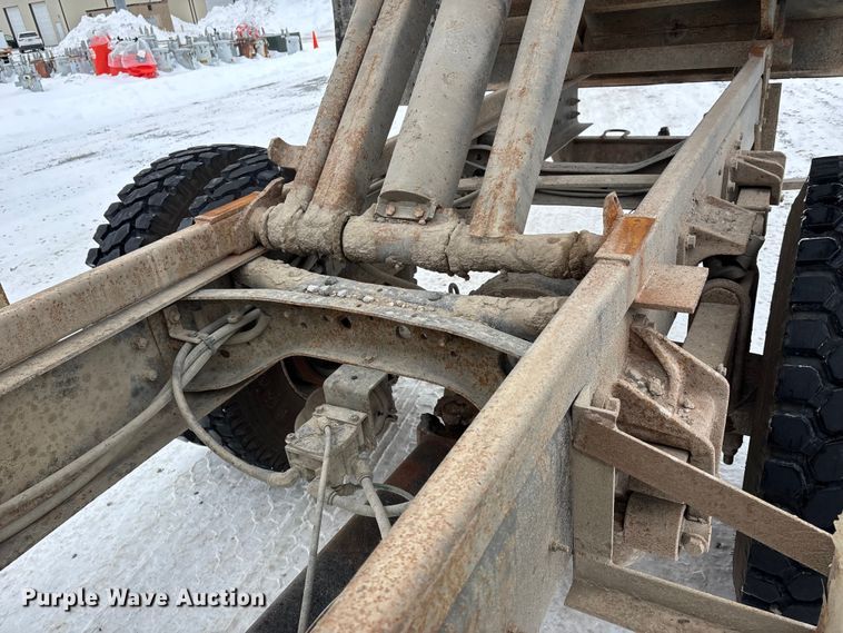 image for item DW7467 2007 International 4300 forestry bucket truck